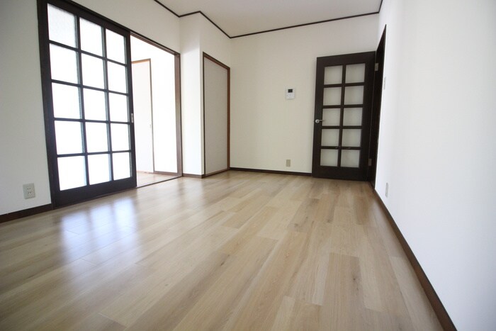 物件内観写真2　(居室)