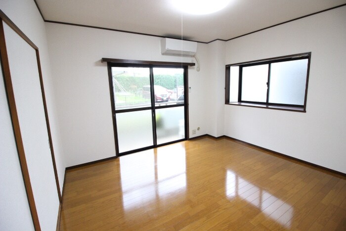 物件内観写真4　(居室)