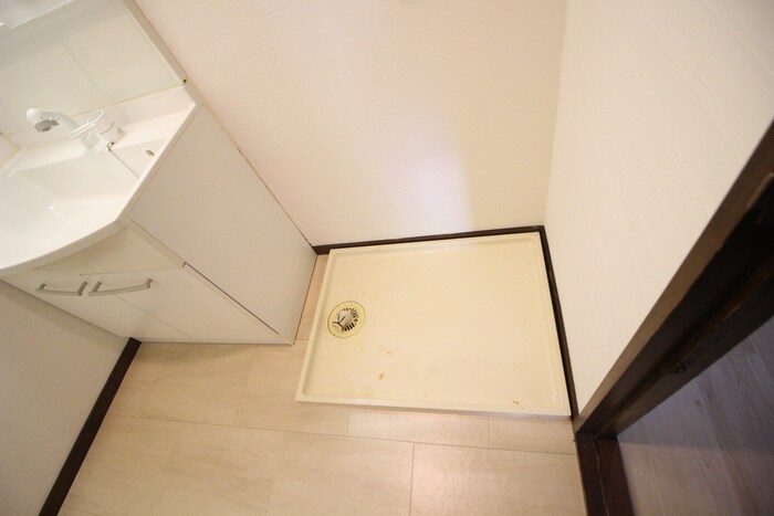 物件内観写真10　(洗濯機置場)