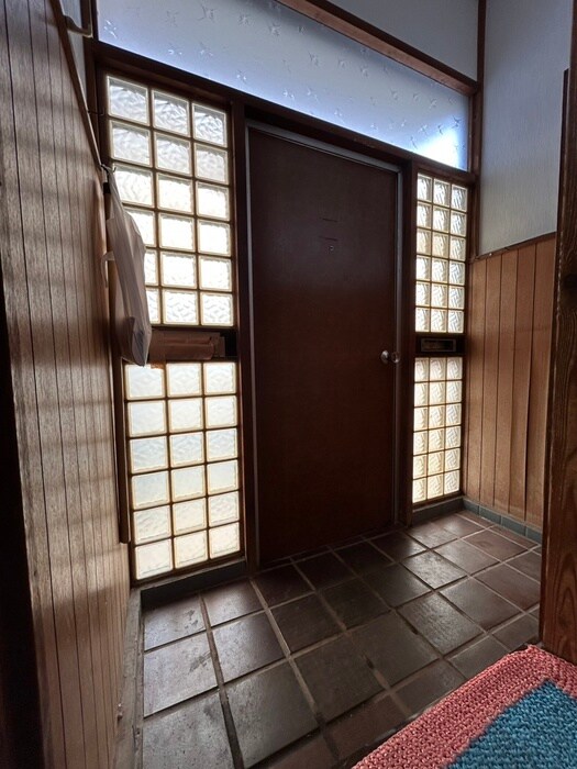 物件内観写真17　(玄関)