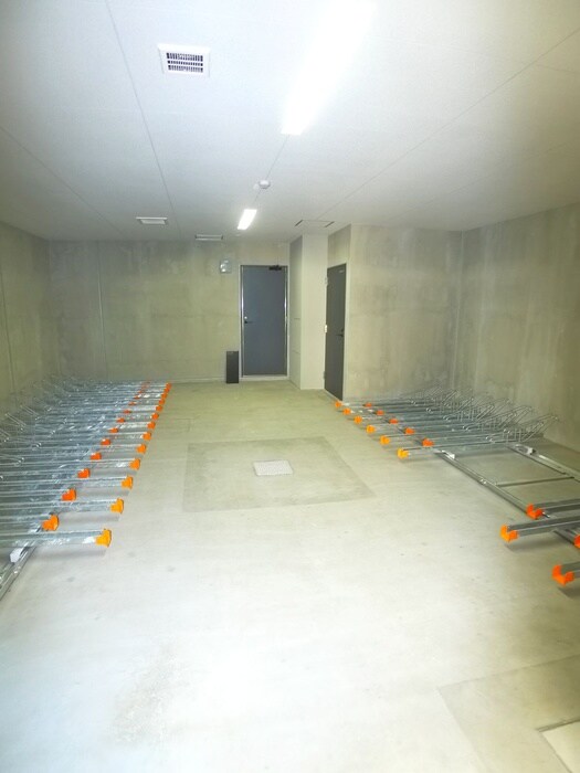 物件外観写真6　(駐輪場)