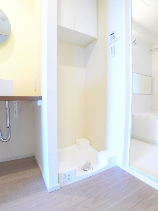 物件内観写真18　(洗濯機置場)