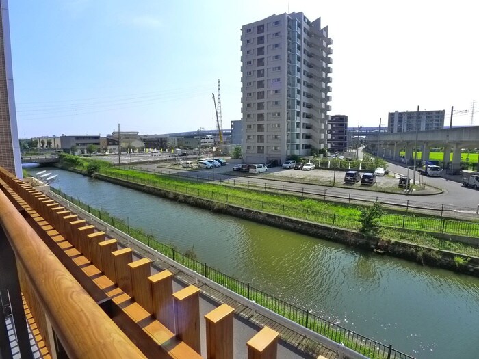 物件内観写真22　(室内からの展望)