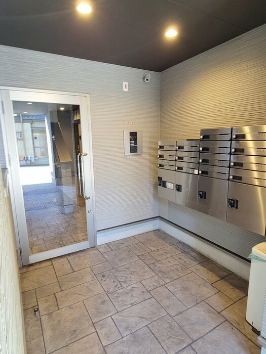 物件外観写真4　(エントランス部分)