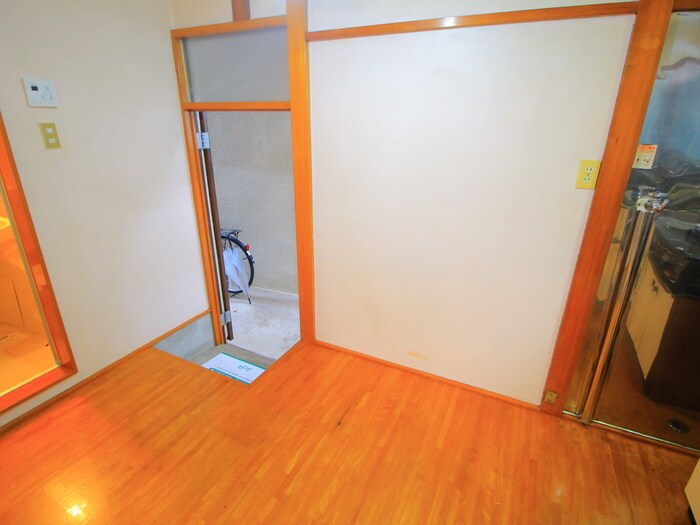 物件内観写真15　(玄関)