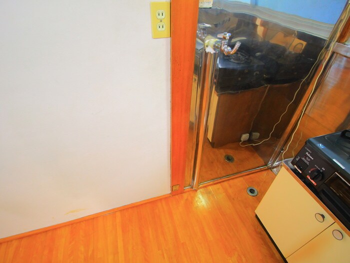 物件内観写真18　(洗濯機置場)