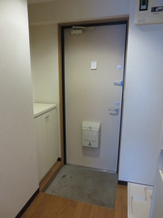 物件内観写真16　(玄関)