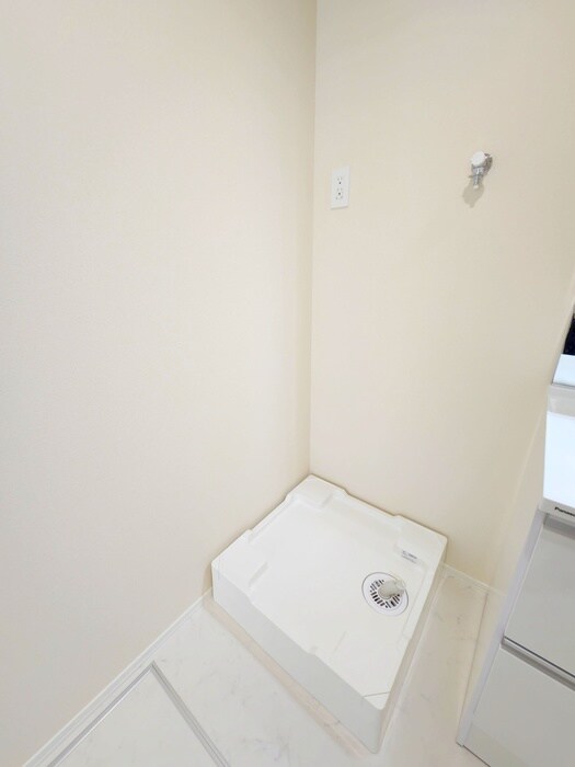 物件内観写真12　(洗濯機置場)