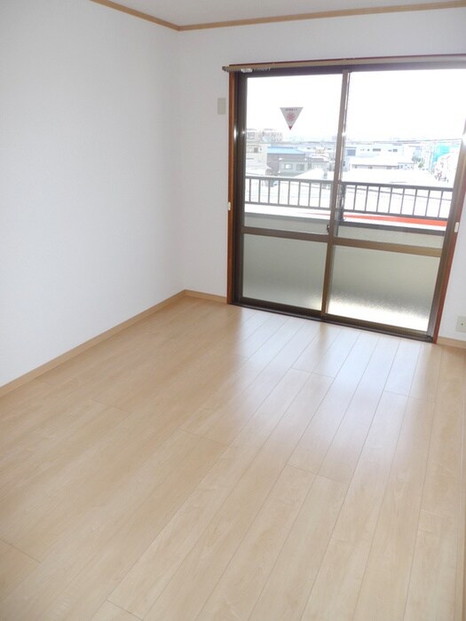 物件内観写真5　(室内からの展望)