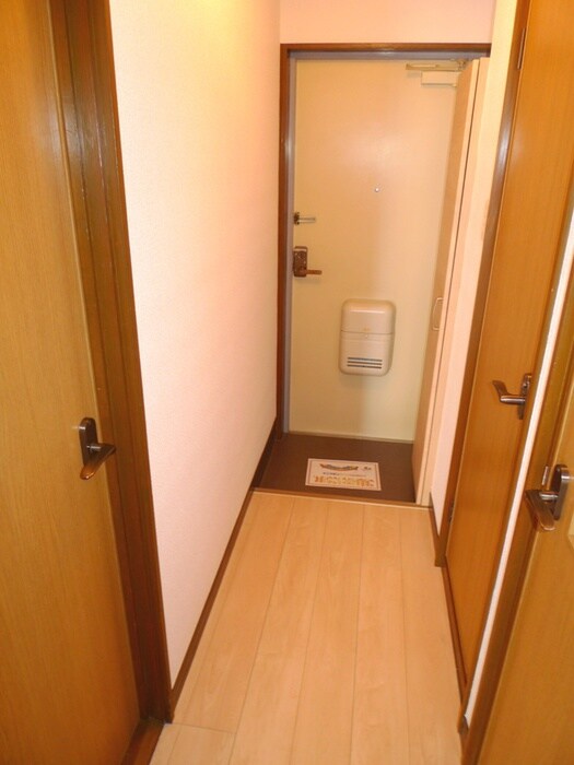 物件内観写真12　(玄関)