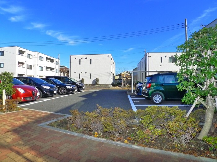 物件外観写真6　(駐車場)