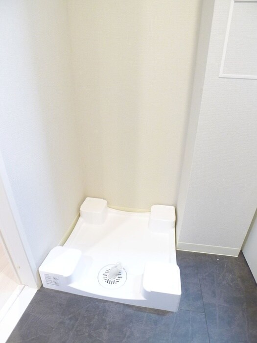 物件内観写真18　(洗濯機置場)