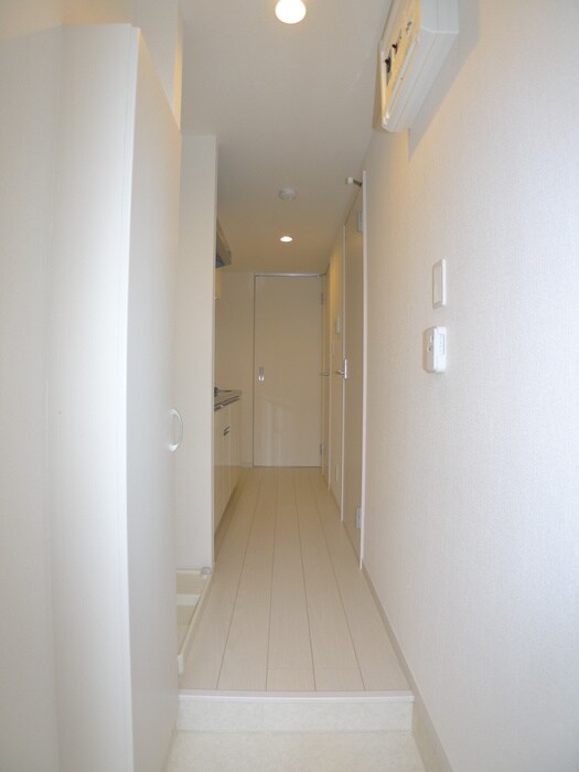 物件内観写真7　(玄関)