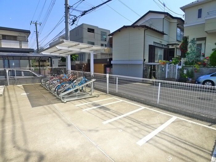 物件外観写真5　(駐輪場)