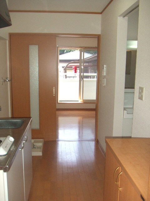 物件内観写真5　(玄関)