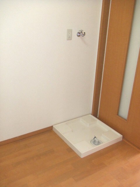 物件内観写真7　(洗濯機置場)