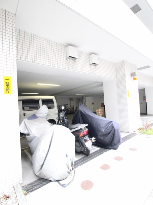 バイク置き場