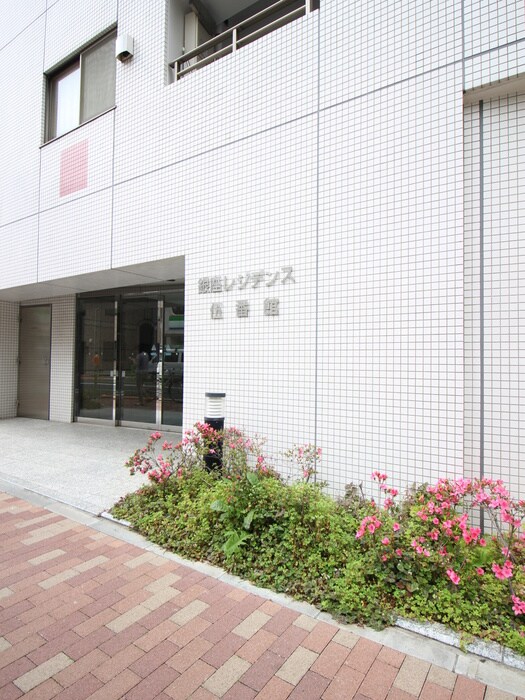 物件外観写真6　(エントランス部分)