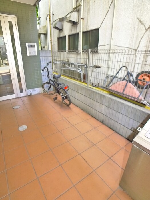 物件外観写真5　(駐輪場)