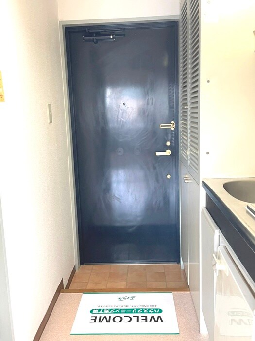 物件内観写真11　(玄関)