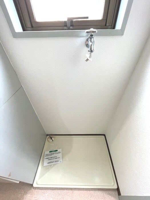 物件内観写真13　(洗濯機置場)