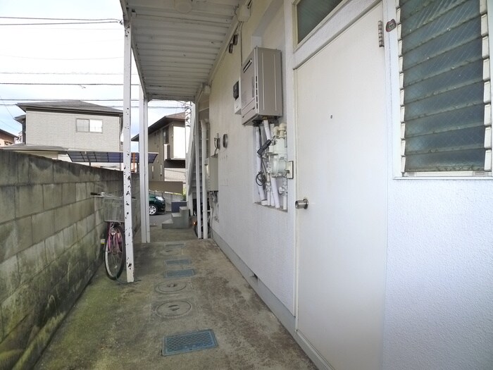 物件外観写真5　(エントランス部分)