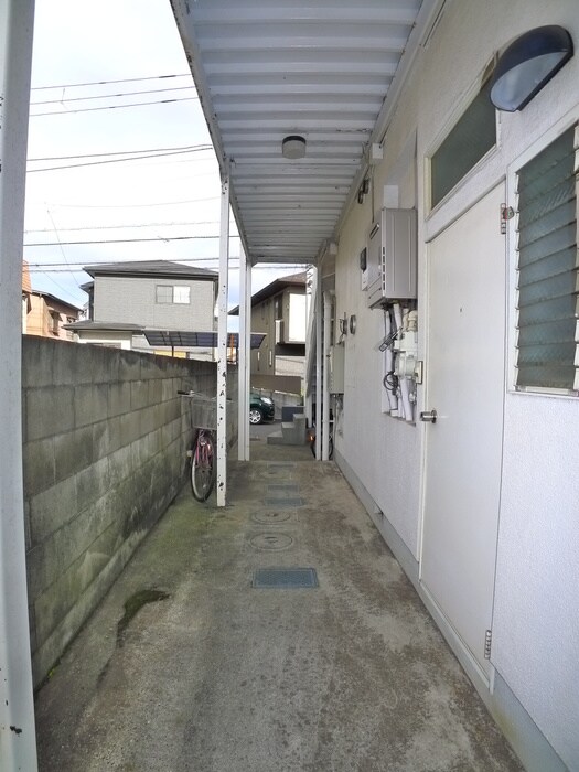 物件外観写真6　(エントランス部分)