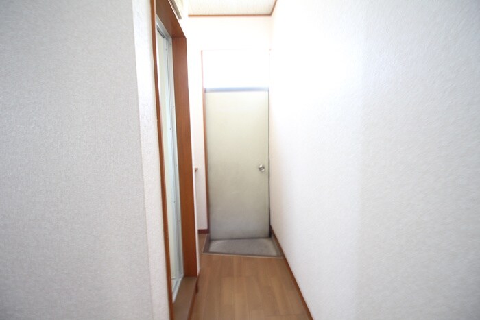 物件内観写真17　(廊下)
