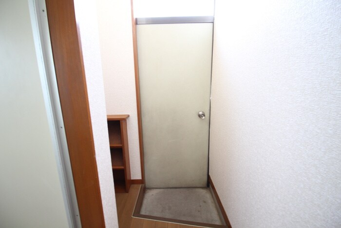 物件内観写真18　(玄関)