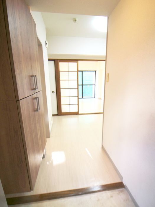 物件内観写真7　(玄関)