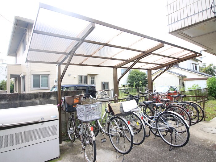 物件外観写真4　(駐輪場)