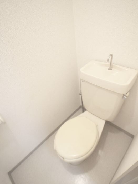 物件内観写真14　(トイレ)