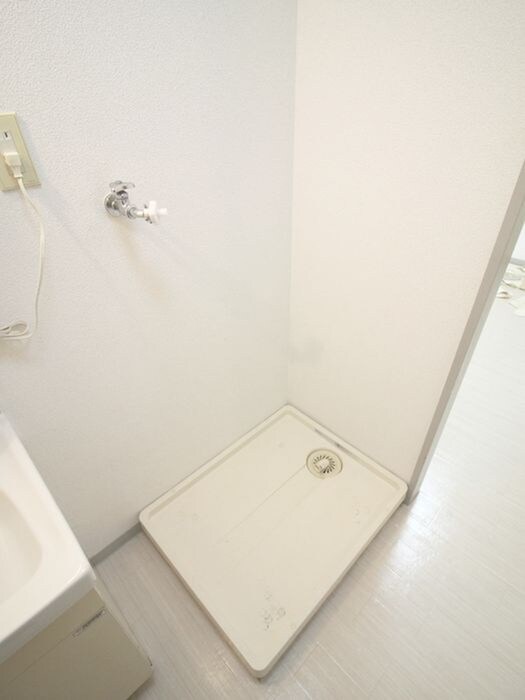 物件内観写真15　(洗濯機置場)