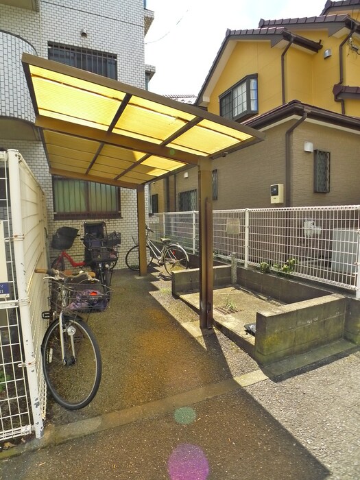 物件外観写真3　(駐輪場)