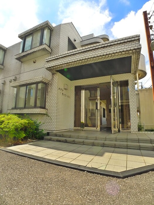 物件外観写真4　(エントランス部分)