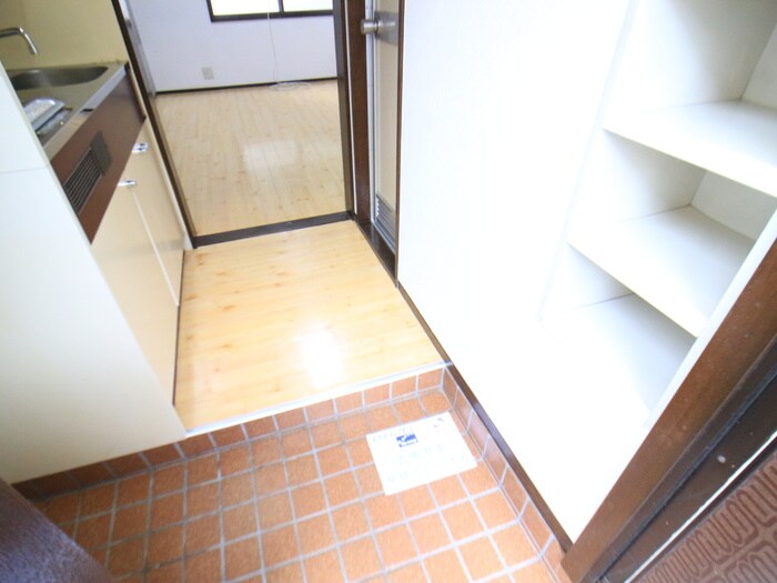 物件内観写真14　(玄関)