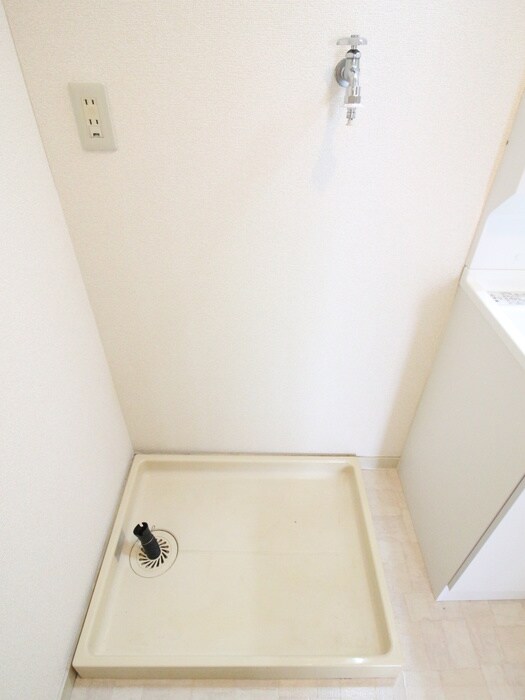 物件内観写真11　(洗濯機置場)