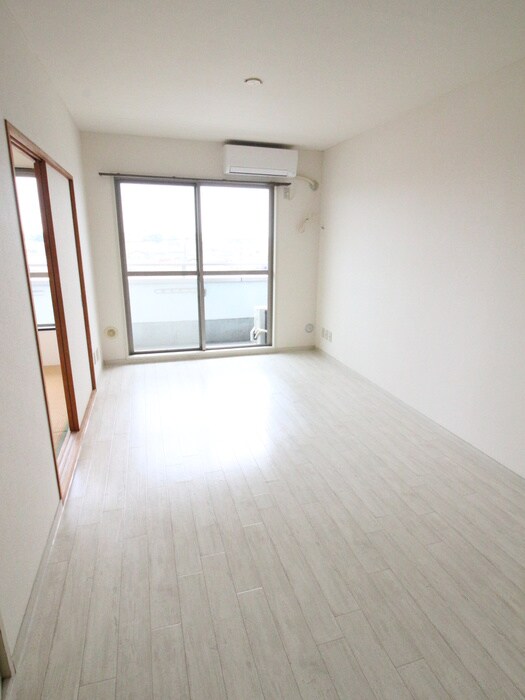 物件内観写真12　(居室)