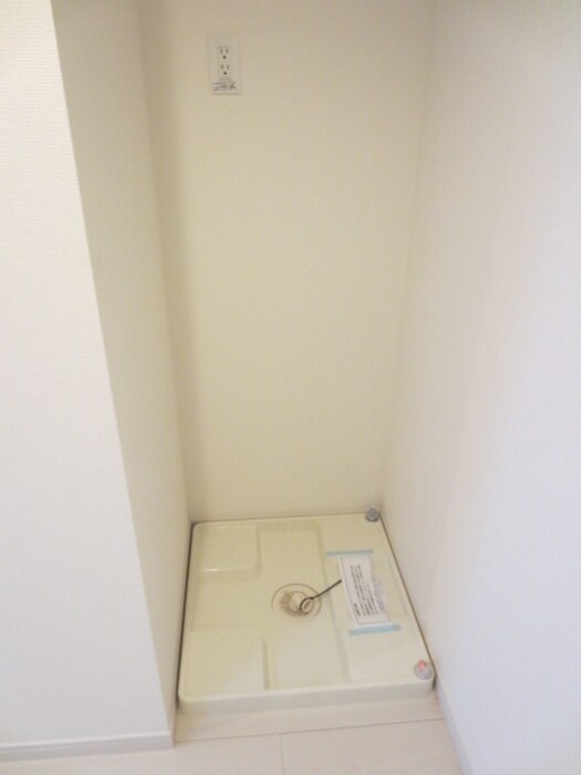 物件内観写真10　(洗濯機置場)