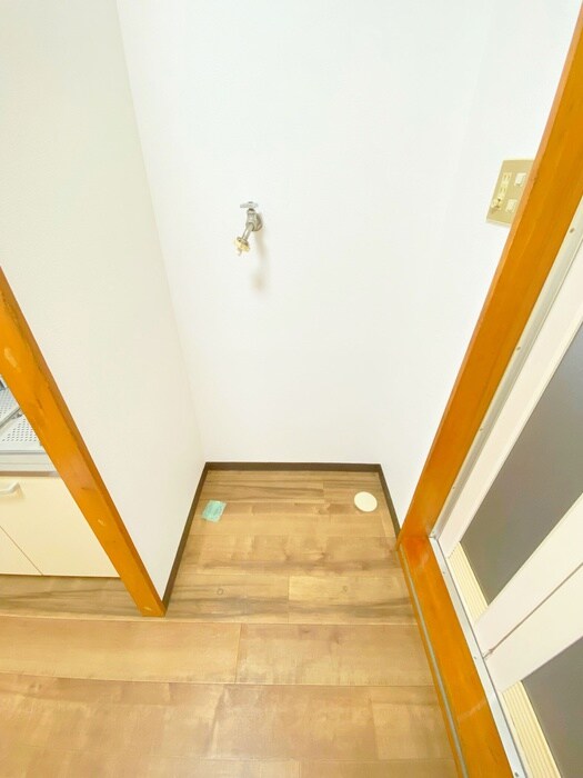 物件内観写真14　(洗濯機置場)