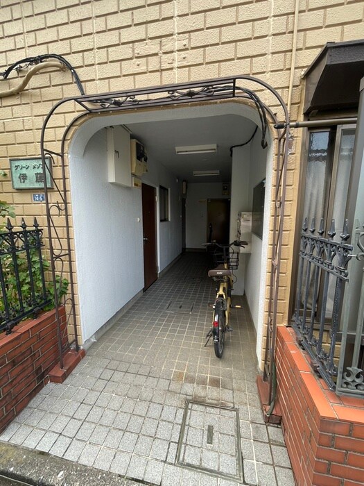 物件外観写真4　(エントランス部分)