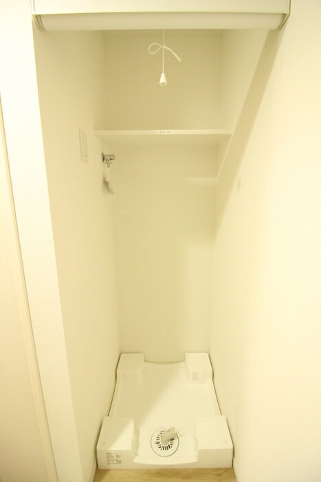 物件内観写真14　(洗濯機置場)