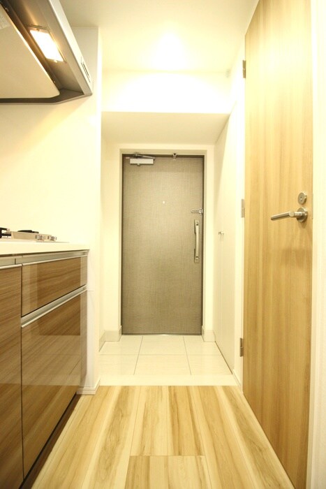 物件内観写真16　(玄関)