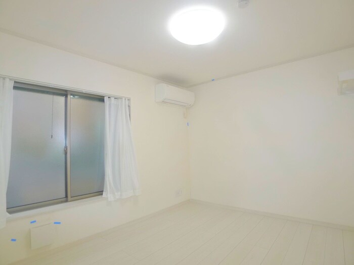 物件内観写真8　(室内からの展望)