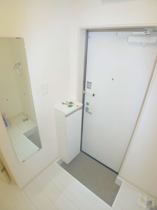 物件内観写真15　(玄関)