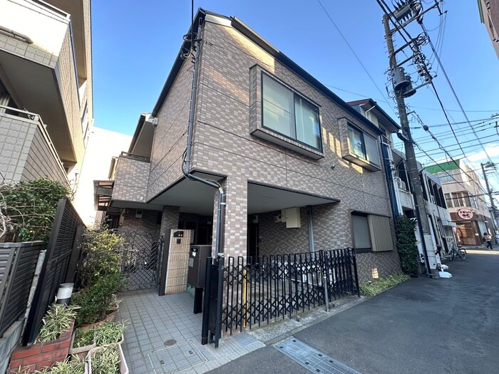 物件外観写真1　(エントランス部分)