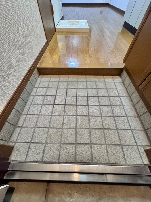 物件内観写真18　(玄関)