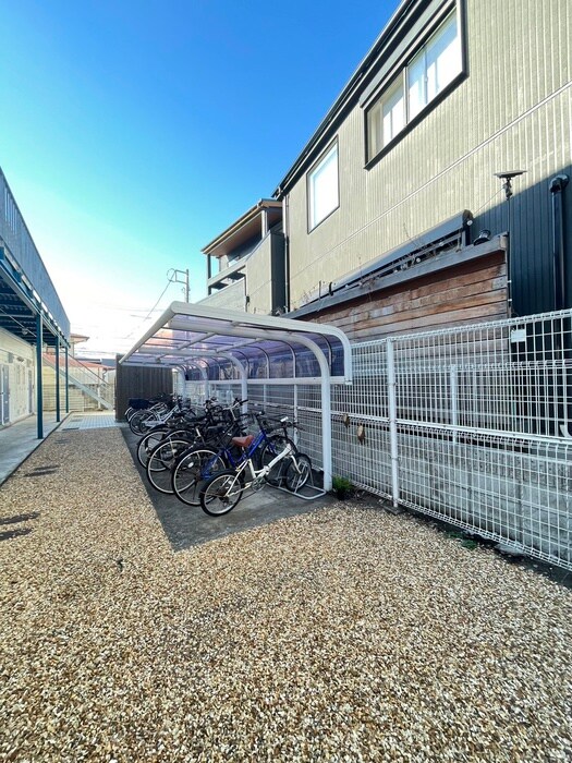 物件外観写真3　(駐輪場)