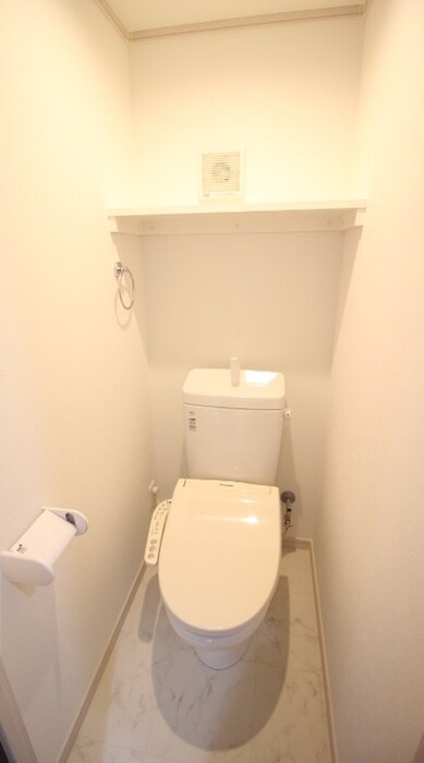 物件内観写真5　(トイレ)