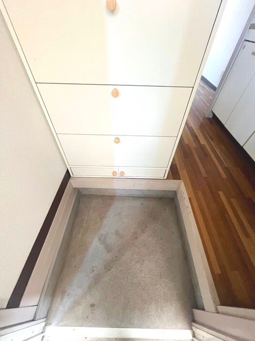 物件内観写真12　(玄関)